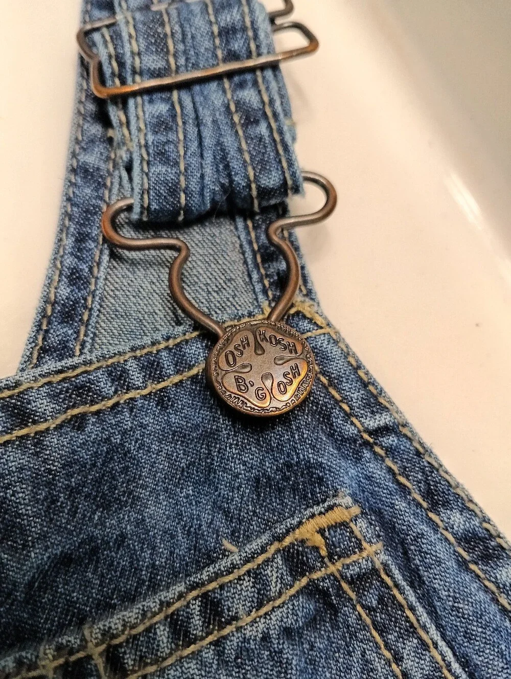 OshKosh B'gosh 3T Bundle: Classic Denim Overalls & Black Corduroy Pants - Excell